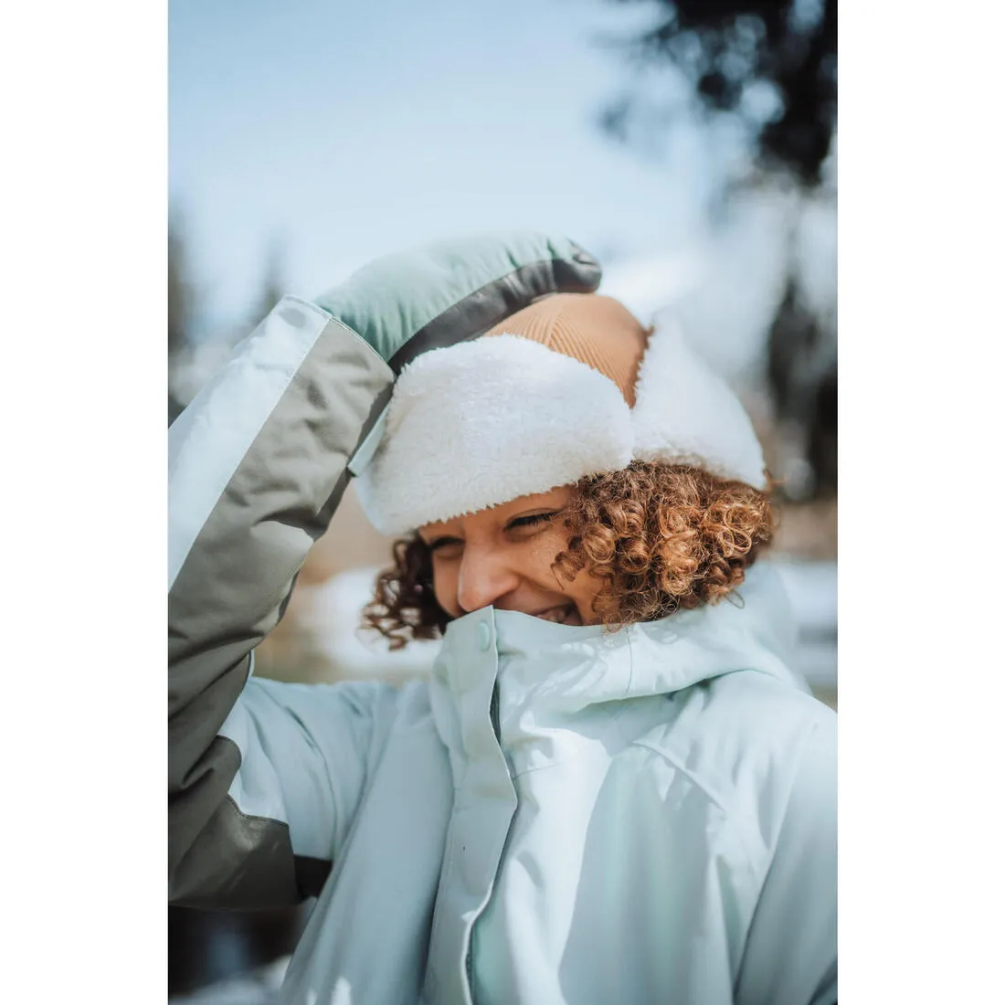 ADULT VELVET TRAPPER HAT