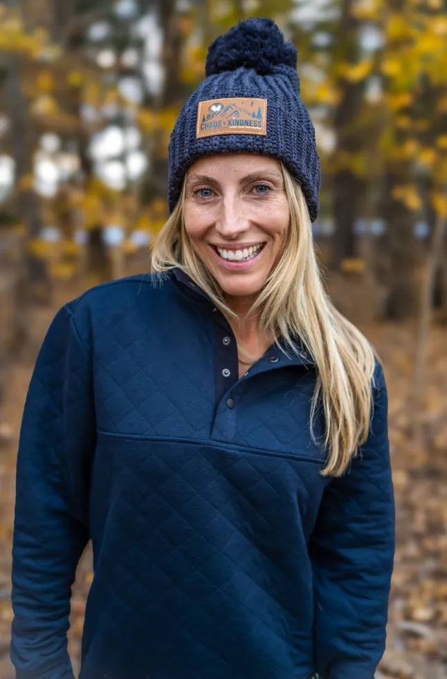 CHARCOAL CHUNK CABLE POM HAT