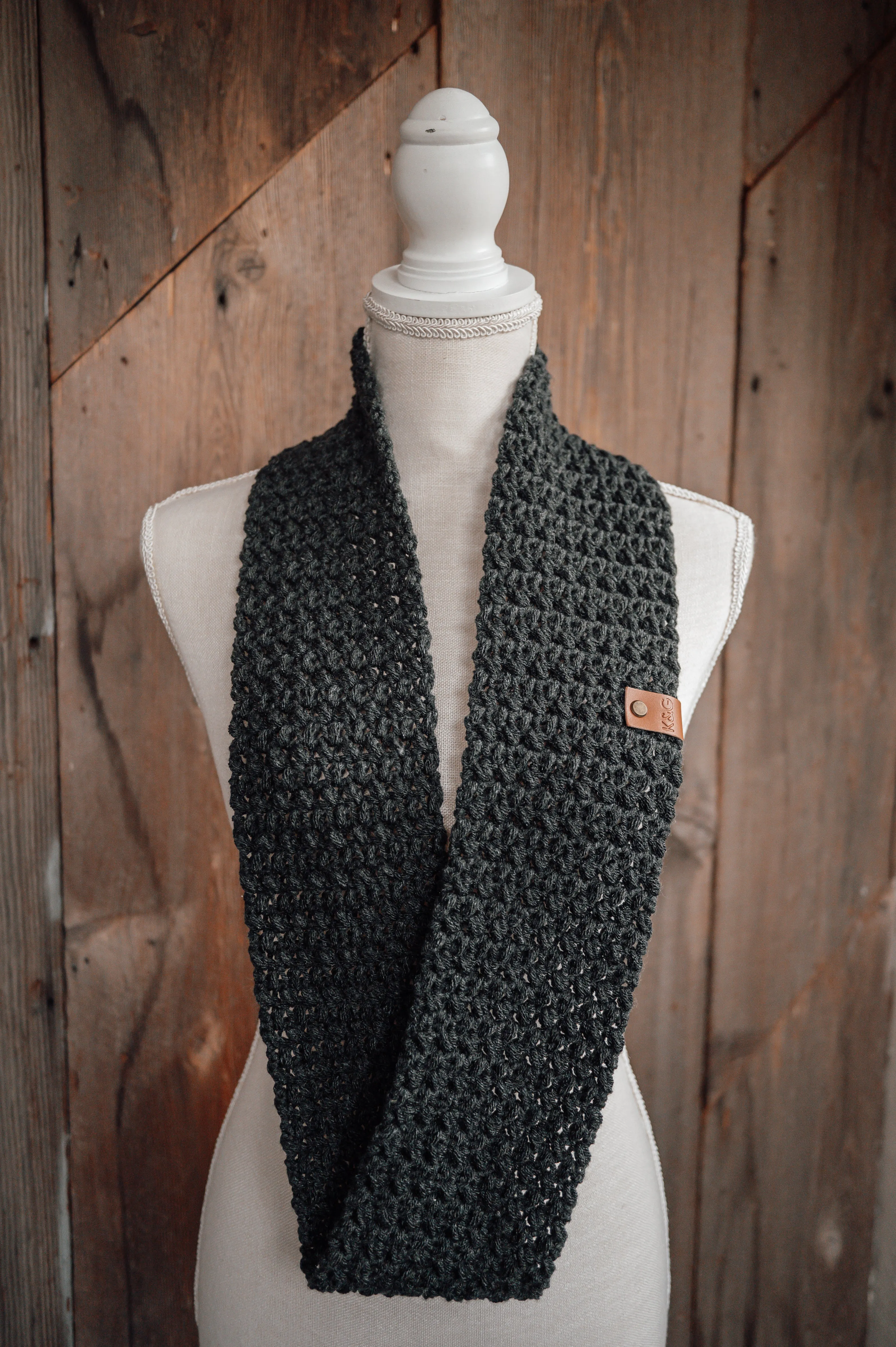 Dream Weaver Infinity Cowl - Dark Grey Heather