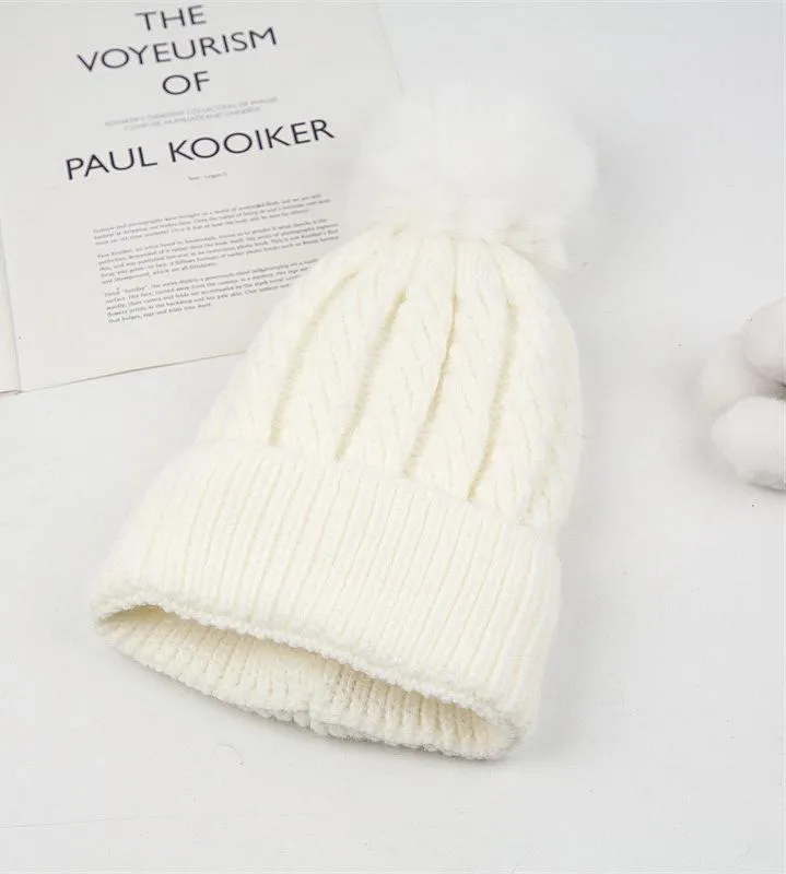 JCH303507 Knitted Beanie with Cable Pattern and Pom-Pom