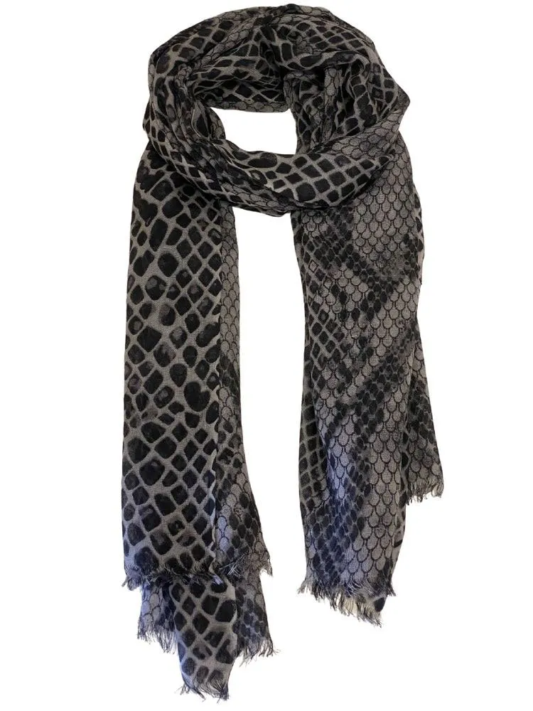 Snake print fine wool scarf | HADLEY