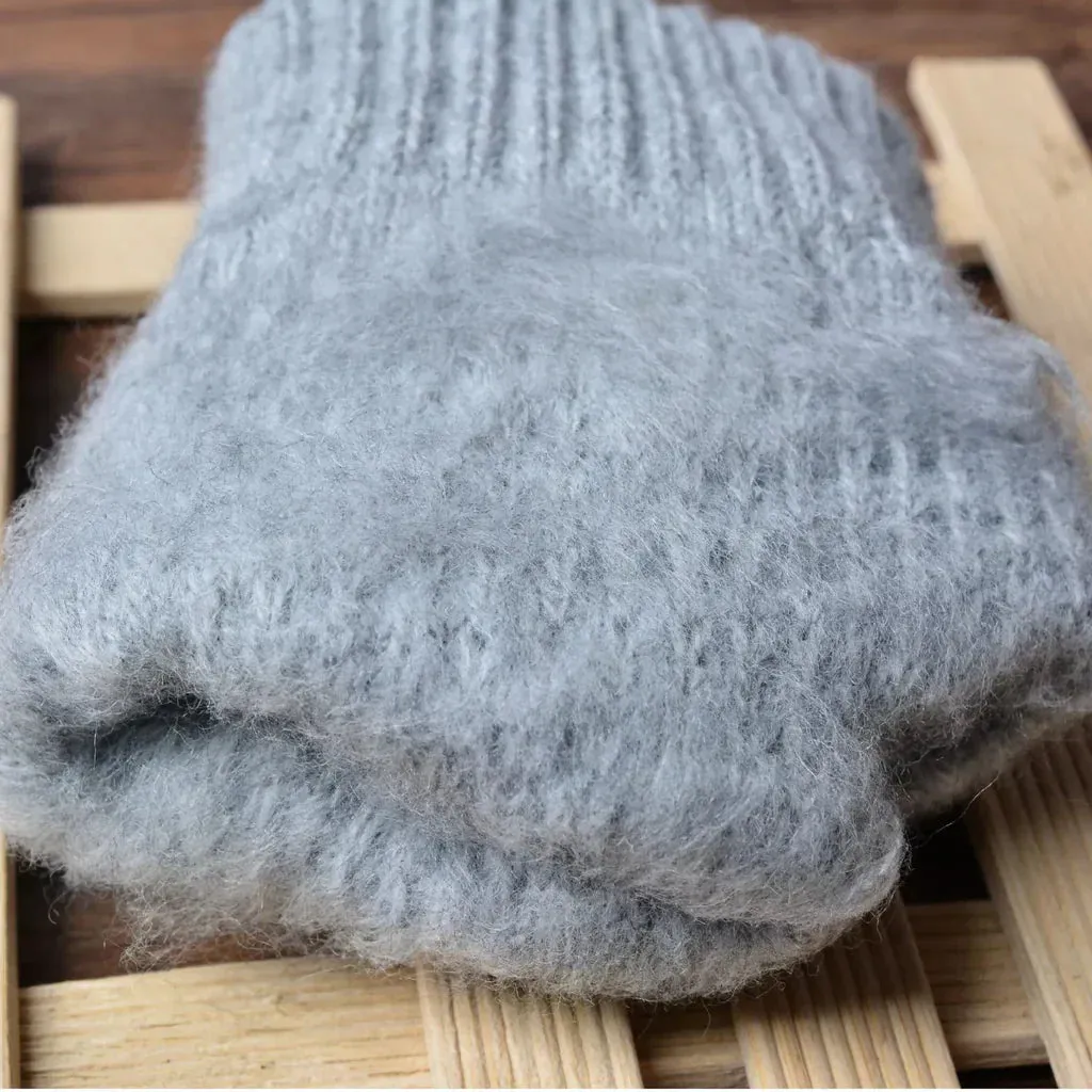 Touchscreen-Ready Knitted Gloves